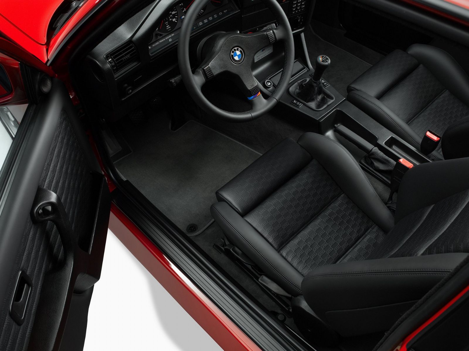 Μ ντουέτο ενώνει το παρών με το παρελθόν της BMW 